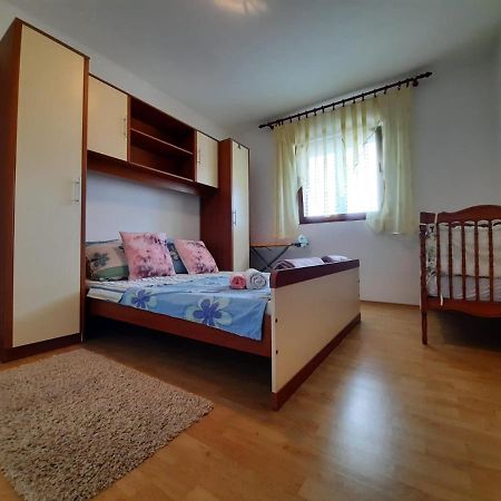 Appartamento Anita Vir Esterno foto