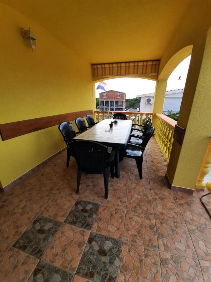 Appartamento Anita Vir Esterno foto